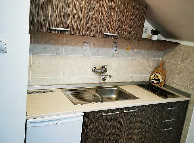 Park With Mountain View Balcony