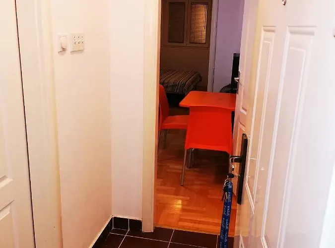 Park With Mountain View Balcony